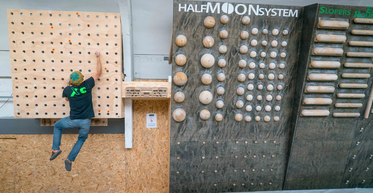 Explore Climbing XC PegBoard pegboard escalade