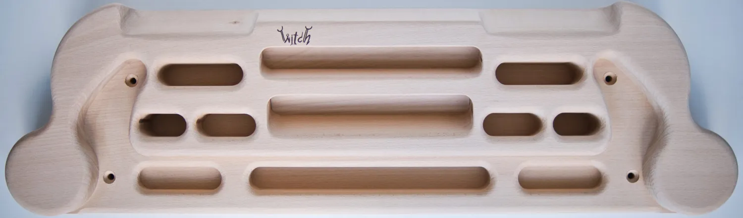 Witch holds Witchboard poutre bois