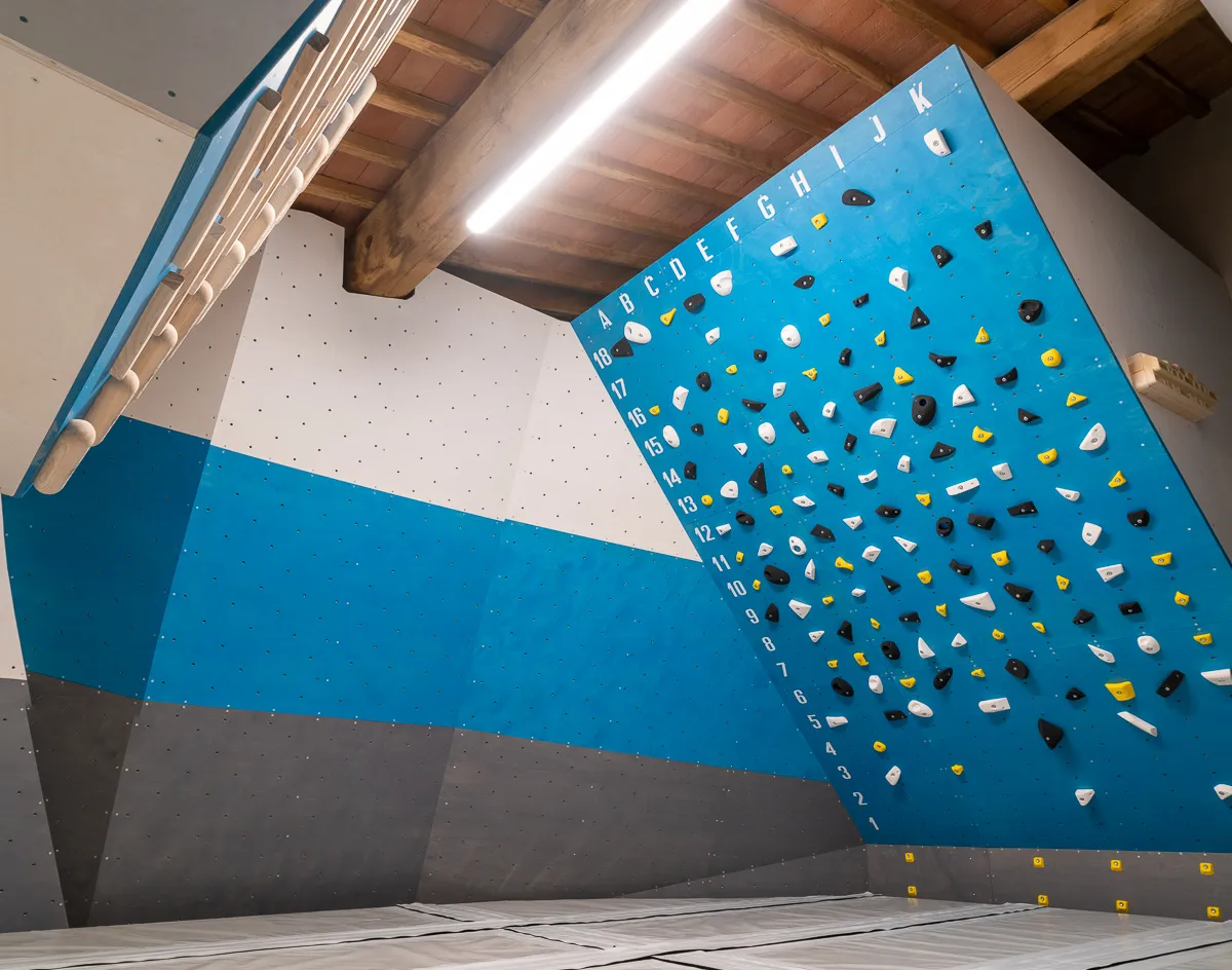 Explore Climbing Design and Build mur d'escalade