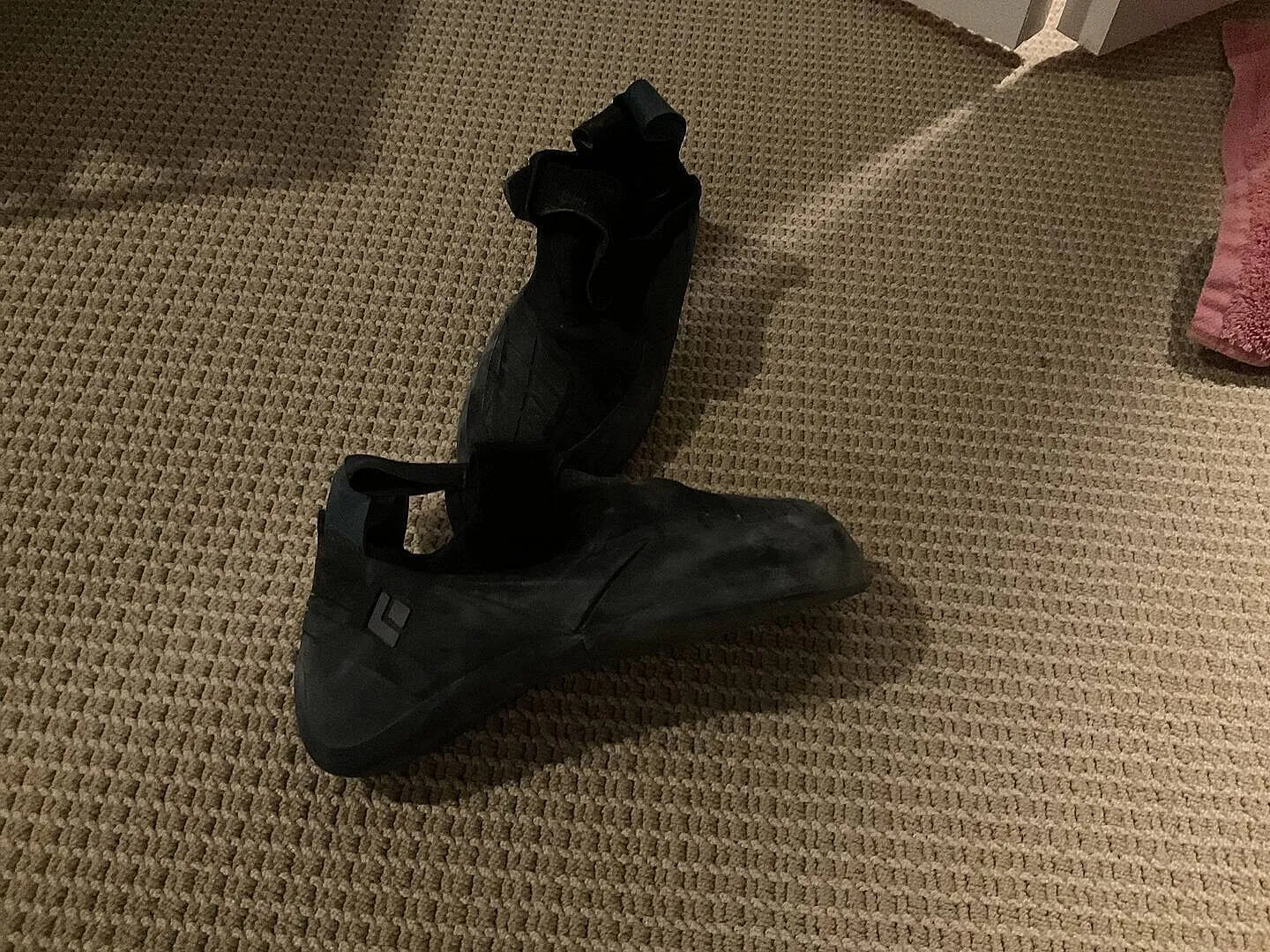 Black Diamond Shadow LV chaussons escalade agressifs